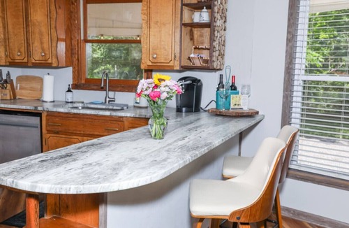Court House House | 8Days a Week by Buffalo Mountain Getaway