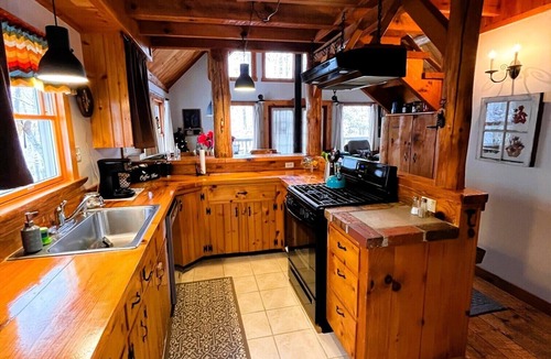 Nelsonville Cabin | A couple's get-away in the woods.