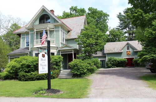 Shelburne Bed & Breakfast | A cozy 2nd Floor King B&B Room in Downtown Shelburne - Delicious Breakfasts! FLE
