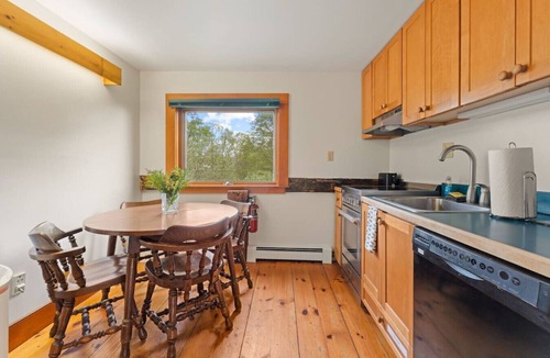 Loudon Apartment | A - Farmhouse Apartment on a Cattle Farm