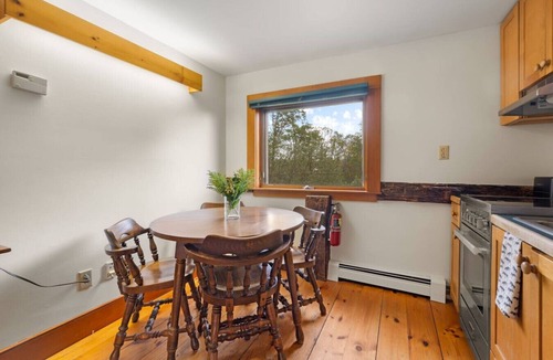 Loudon Apartment | A - Farmhouse Apartment on a Cattle Farm