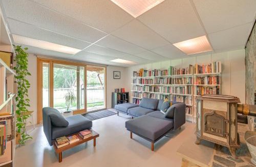 Town of Grafton House | A-Frame Retreat Next to Grafton Lakes St Park