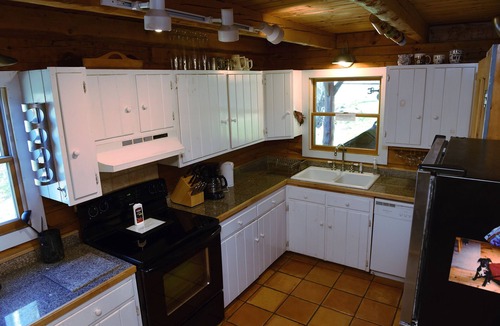 Waterbury Cabin | A Great 4 Season Home ; Relaxing, Rustic, Scenic - This Home Has It All