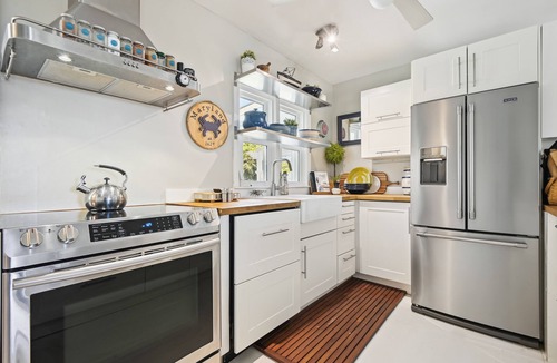 Point Lookout Cottage | A Hideaway in Hays Beach: Chesapeake Bay, 5G WiFi, 60 Second Walk to Beach