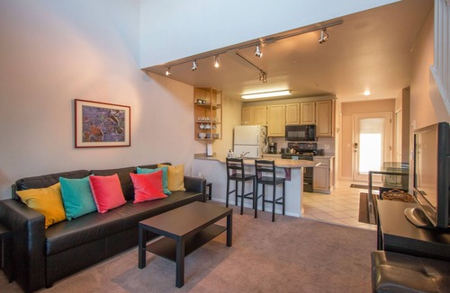 Hood River Condo | A Little Slice of Heaven! Updated, Steps to Downtown, Lodge Condo