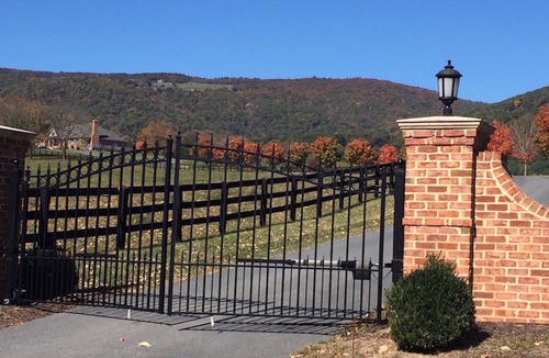 Greenwood House | A Must Stay Estate Located by Numerous Wineries & Breweries in Afton, Va