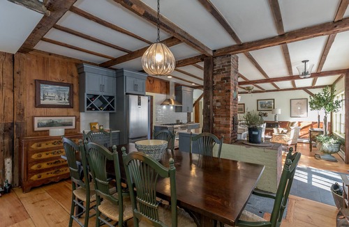 Groton House | A Quintessential New England Historical Guesthouse
