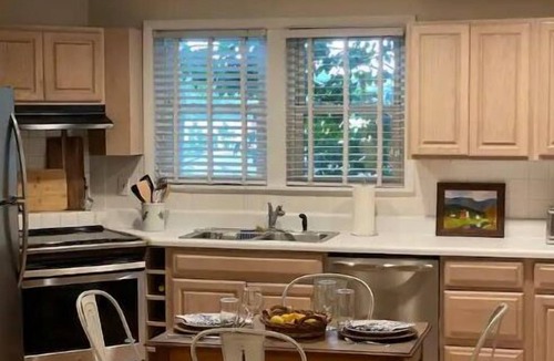 Lewisburg Cottage | A special cottage close to EVERYTHING! July dates available NOW!