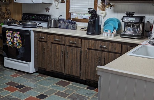 Crystal Beach House | A Stones Throw home from Lake Bomoseen and Crystal Beach w/large yards, parking