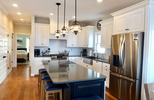 New London House | A Stones Throw ! Truly Lake Front at Badin Lake!