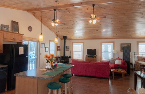 Diamond Point Apartment | Adirondack Dream Apartment For Rent Near Lake George
