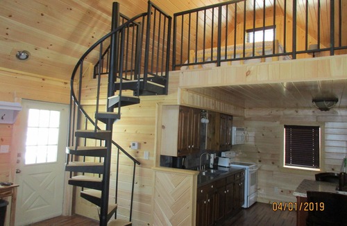 Branchport Cabin | Adirondack Style Lodge - Minutes from Keuka Lake, Wineries.