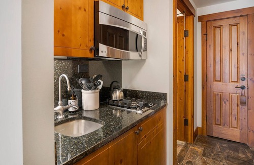 Stowe Area Condo | Adjoining Studios on Top floor @Spruce Peak!