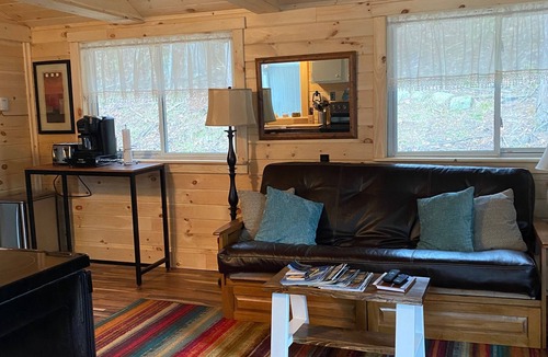 Elizabethtown House | ADK Cozy River Cottage