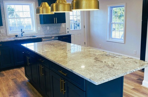 Frazer House | Adorable 2 story 4-bedroom new construction single family w central air, WiFi