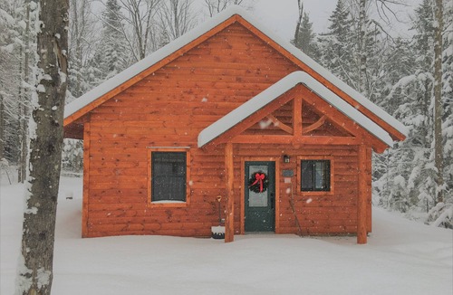 Ripton Cabin | Adorable cabin with screened porch and private fire pit