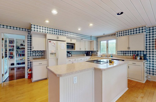 Woodstock House | Adventure-filled getaway, ponds, trails, dog-friendly, w/d, BBQ, views & more