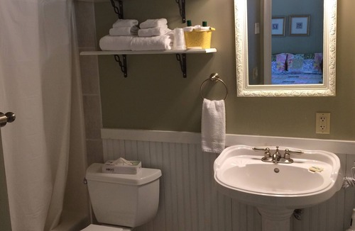 East Dorset Hotel | Aerie Inn of Vermont