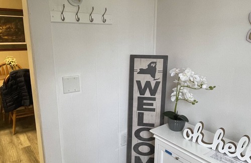 Durhamville House | Affordable house is a great alternative to a hotel.
