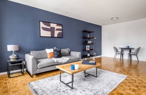 Prudential - St. Botolph Apartment | Airy Back Bay 1BR w/Gym, Doorman, W/D, nr. Copley Mall, by Blueground