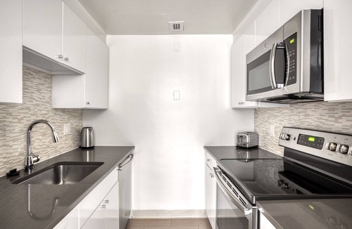 Prudential - St. Botolph Apartment | Airy Back Bay 1BR w/Gym, nr Copley Sq, by Blueground
