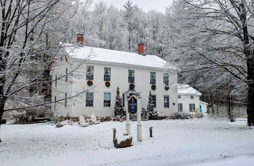 Bread Loaf Apartment | All guest rooms in Chipman Inn- Your classic B&B in Vermont