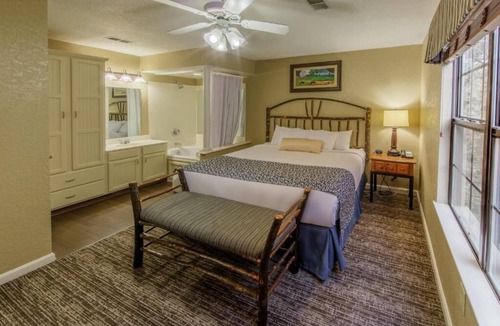 South Lee Hotel | All Season Escape | Four 2BR Rooms, Pools, Movie Nights & Game Room Galore