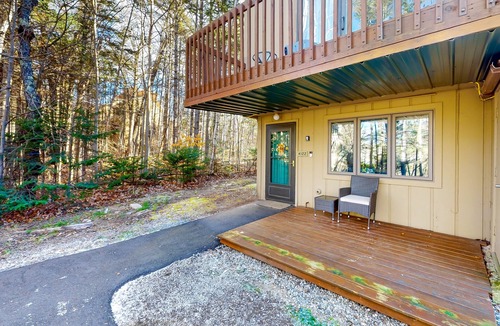 Waterville Valley Condo | All-seasons condo with on-site golf, pools, athletic courts, gym, & EV charger