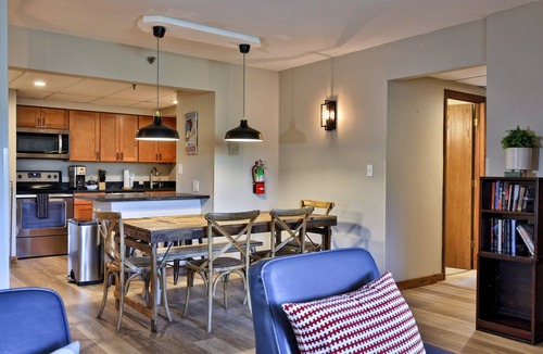 Killington Condo | Alpine Vista Condo | Killington 2BR/2BA | Sleeps 6 | Pool & Hot Tub | Free Shuttle to Slopes