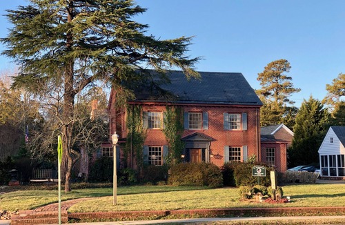 Williamsburg House | Amazing Colonial Home a Heart Beat from Colonial Williamsburg & William & Mary