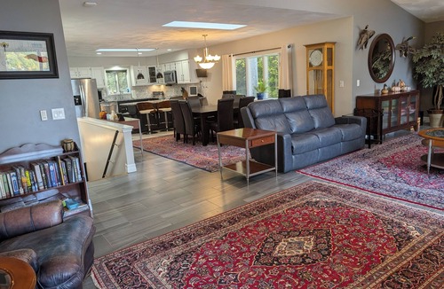 Alder Creek House | Amazing Lake House With All Amenities