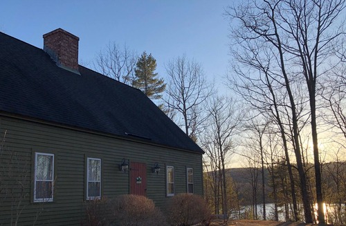 Gilmanton House | Amazing Setting! Private Retreat w/ free use of 4 kayaks