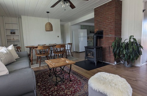 Waterbury Center Apartment | Amazing View, Walk to lake, very Central, borders state park. NEWLY RENOVATED!