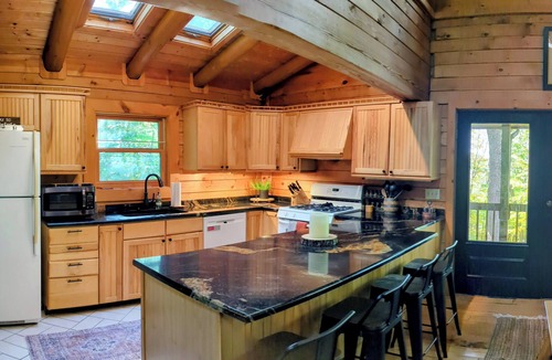 Slaty Fork Cabin | Amazing Views! 5-bedroom cabin only 5 miles from Snowshoe Village