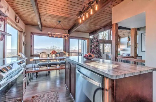 Andover House | Amazing Views and Sunsets in a fully remodeled VT home