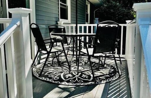 Hadley House | Amherst, Perfect Location, UMass, Smith, MHC!