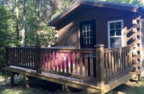 Fort Gay Cabin | Amish-Built Log Cabin with Private Ravine Views