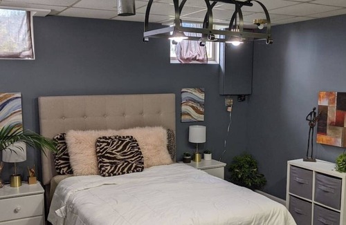 Holcomb Apartment | Apartment 10 minutes from Canandaigua Lake!