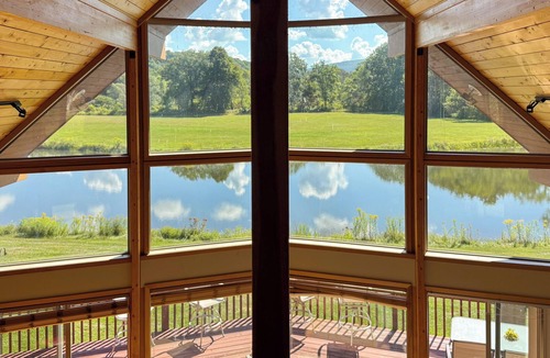 Cooperstown House | Apple Tree Pond- 13 Private Acres, Huge Swimming/Boating Pond, Sleeps 10