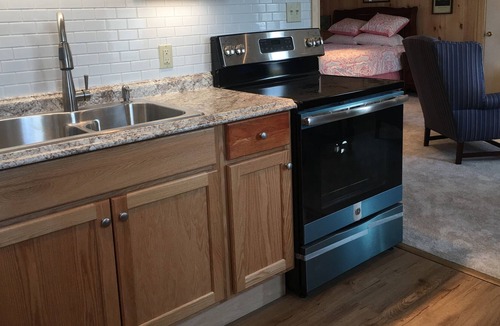 Stonington Apartment | Apt 2 Studio apartment in downtown Stonington