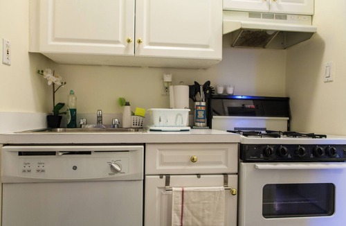 Midtown West Apartment | Artist Modern 2 Bedroom Time Square/Central Park Apartment