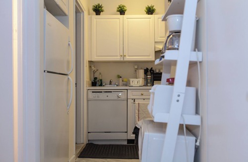 Midtown West Apartment | Artist Modern 2 Bedroom Time Square/Central Park Apartment