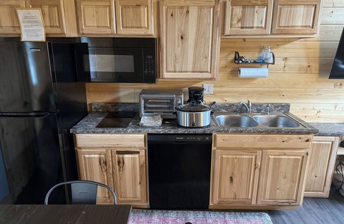 Bramwell Cabin | ATV TrailCamp: Larne's Lodge- Just seconds from the HMT Pocahontas Trailhead!