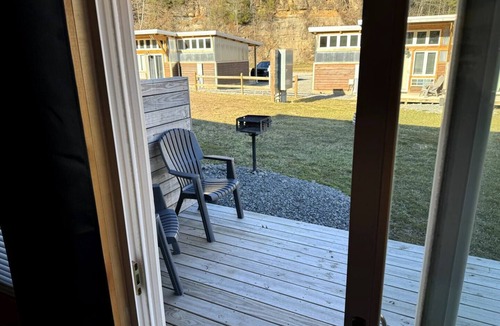 Bramwell Cabin | ATV TrailCamp: Larne's Lodge- Just seconds from the HMT Pocahontas Trailhead!