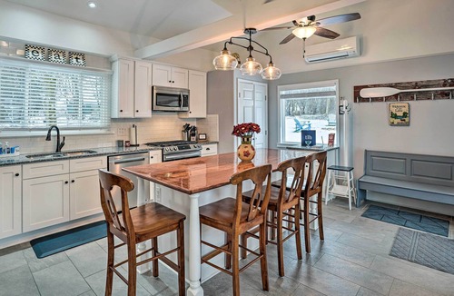 Auburn House | Auburn Home + Fire Pit, Steps to Owasco Lake!