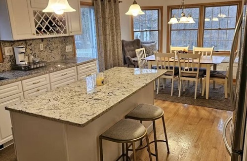New Fairfield House | Awesome Lake Home with tons of fun!