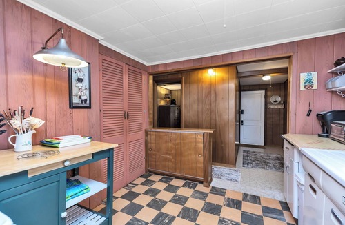 Amherst Cottage | Baboosic Lake - Wonderful Classic S. NH Vacation Cottage all to Yourself