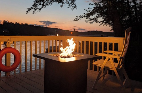 Amherst Cottage | Baboosic Lake - Wonderful Classic S. NH Vacation Cottage all to Yourself