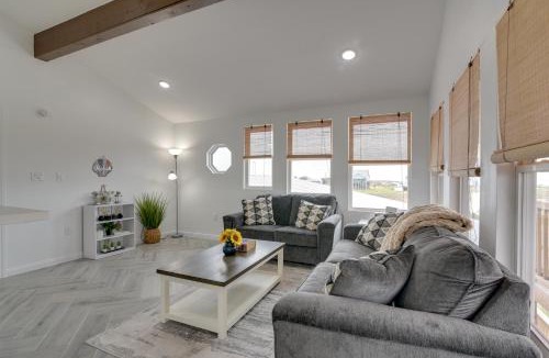 Galveston Apartment | Balcony and Sunset Views Coastal Port Bolivar Gem