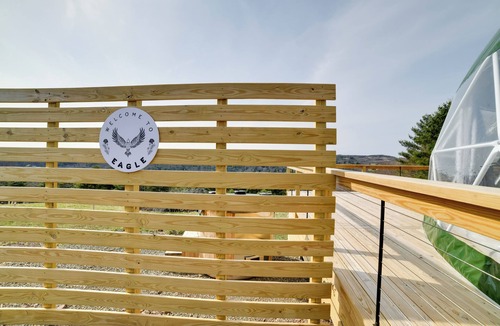 Franklin Apartment | Barrel Hot Tub at ‘The Eagle Dome’ in Franklin!